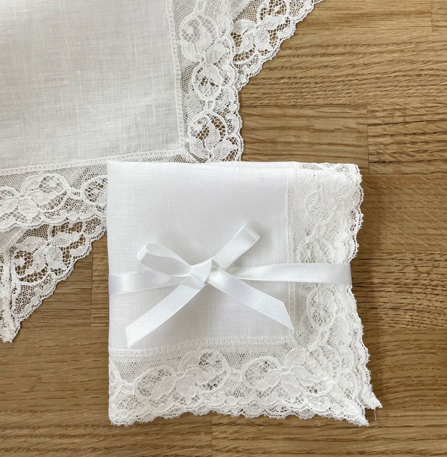 Ladies Luxury Linen and English Lace Hankie