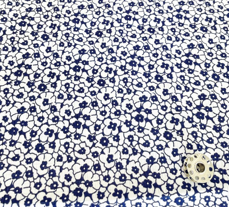 Fabric Modelo – Floral Seersucker navy blue